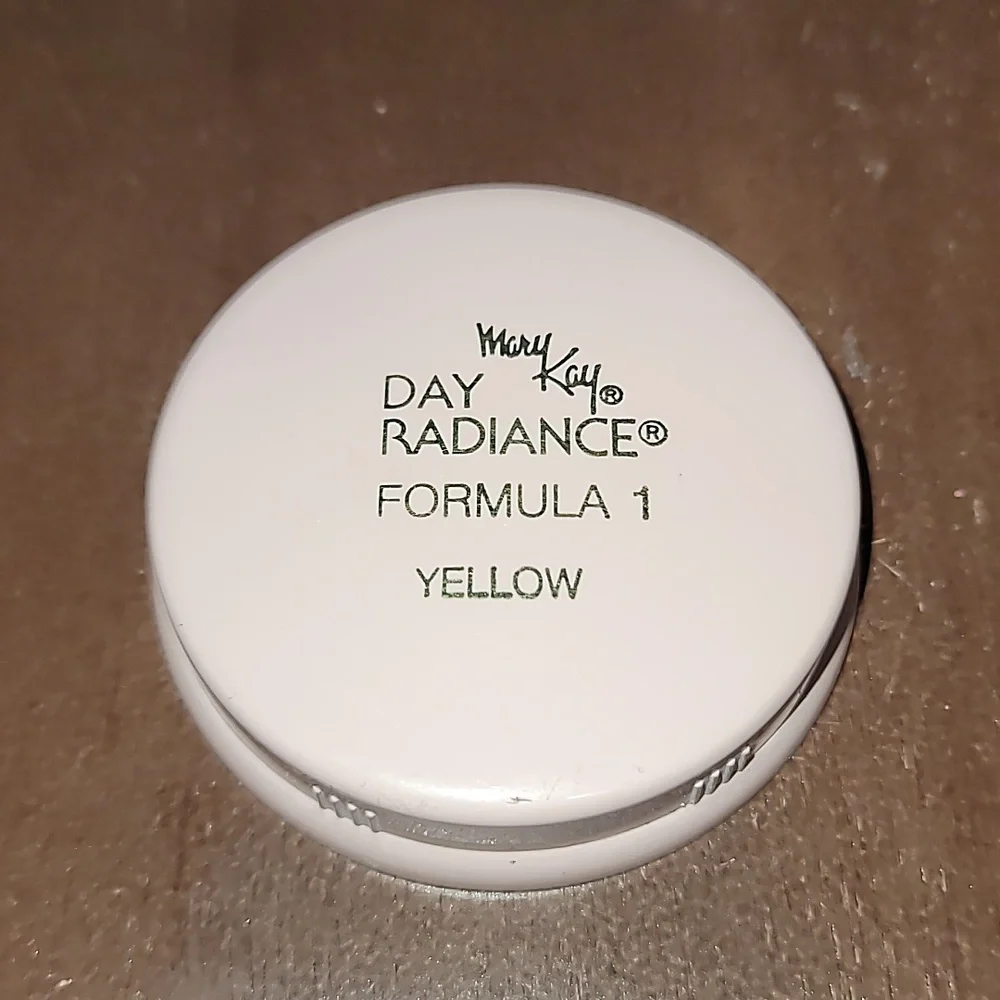Vintage Mary Kay Day Radiance Formula 1 Yellow Creamy Foundation 0.5 oz OldStock